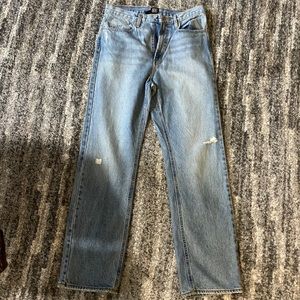 NWOT trendy straight leg jeans.